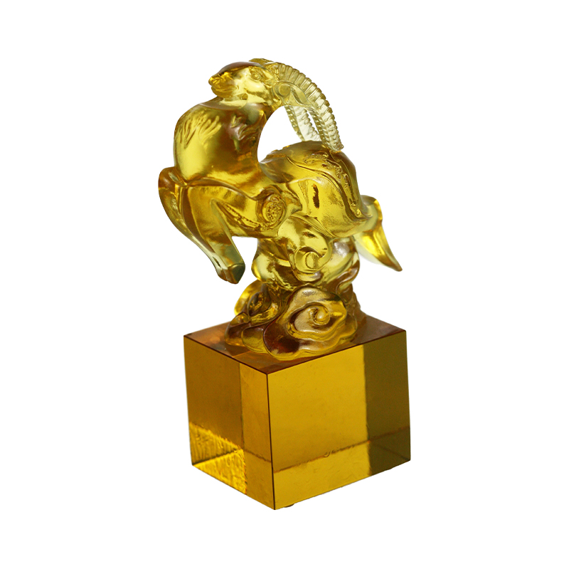 금빛 투명한 양 모양의 유리 크리스탈 씰