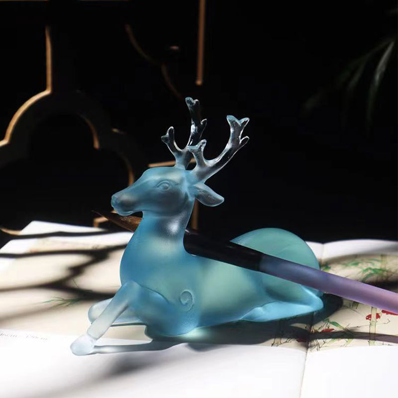 파란색 유리 사슴 모양의 브러시 홀더