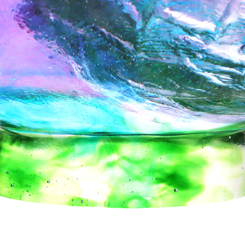 새 장식이 있는 크리스탈 유리 과일 그릇