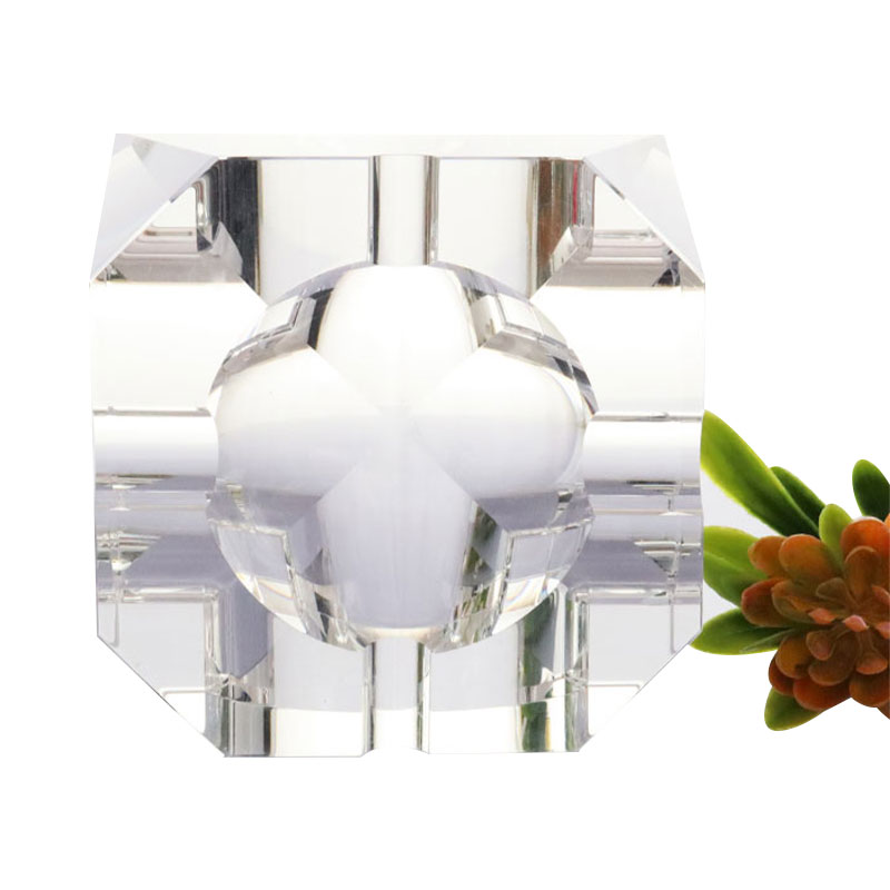 심플한 기하학적 디자인의 투명 유리 크리스탈 재떨이