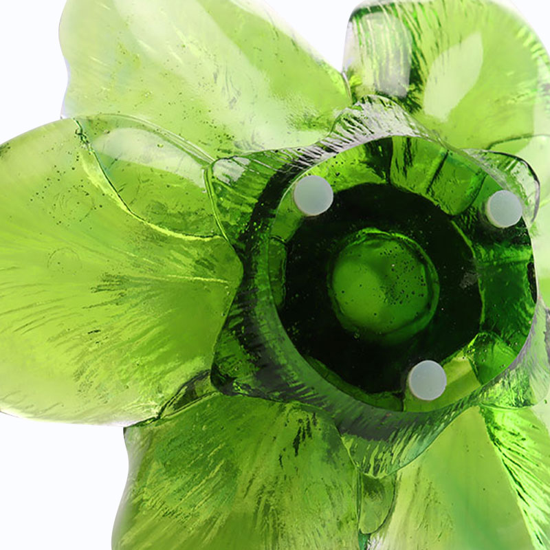 유리 꽃잎 모양의 캔들 홀더