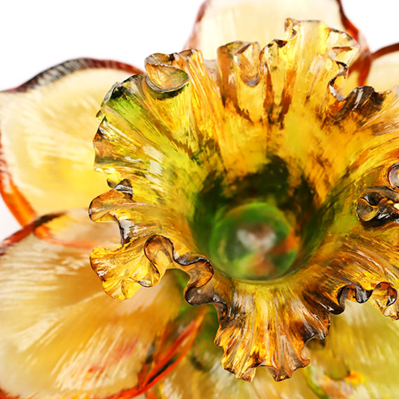 유리 꽃잎 모양의 캔들 홀더