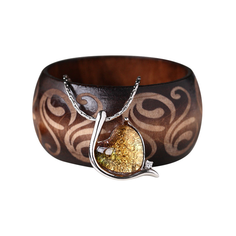 유리 펜던트가 장식된 우아한 실버 컬러 팔찌