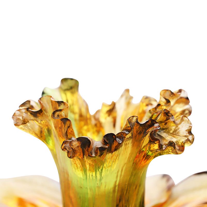 유리 꽃잎 모양의 캔들 홀더