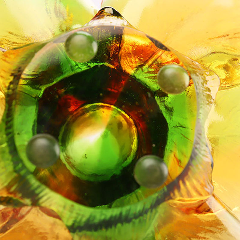 유리 꽃잎 모양의 캔들 홀더