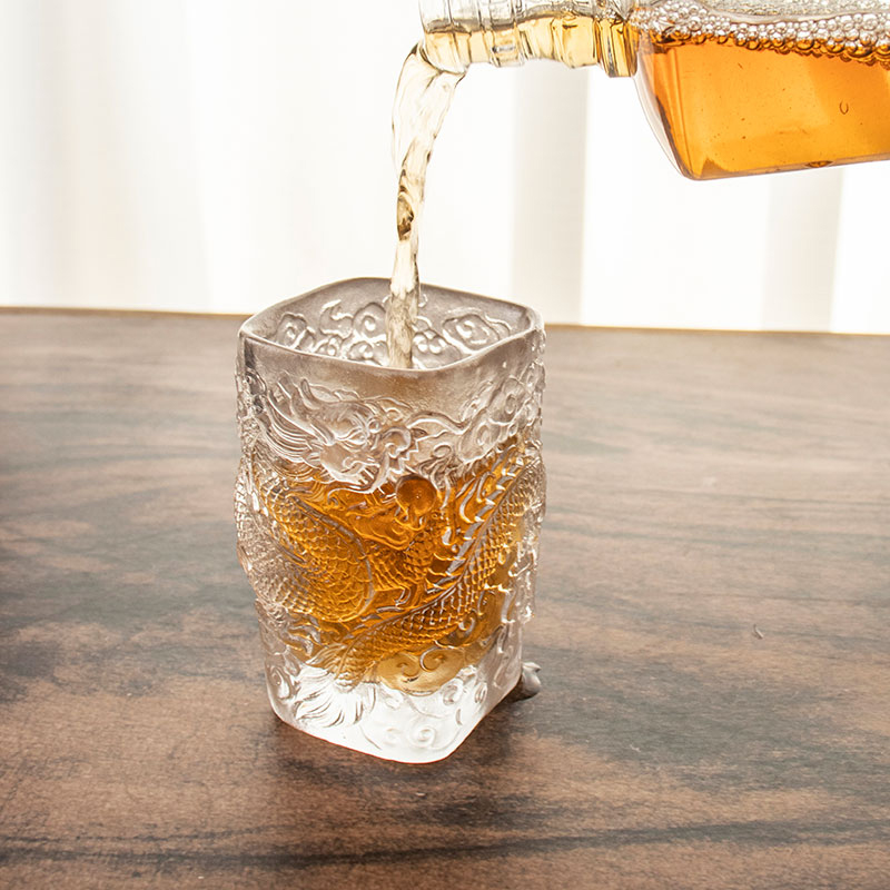 앤틱 드래곤 릴리프 유리 와인 잔 티컵