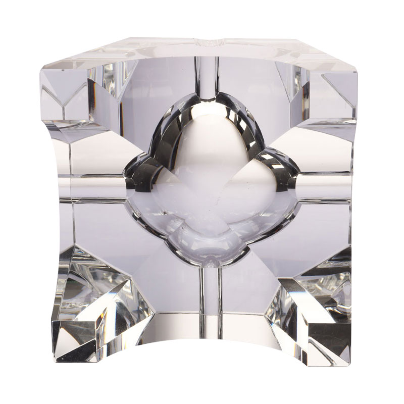 심플한 기하학적 디자인의 투명 유리 크리스탈 재떨이