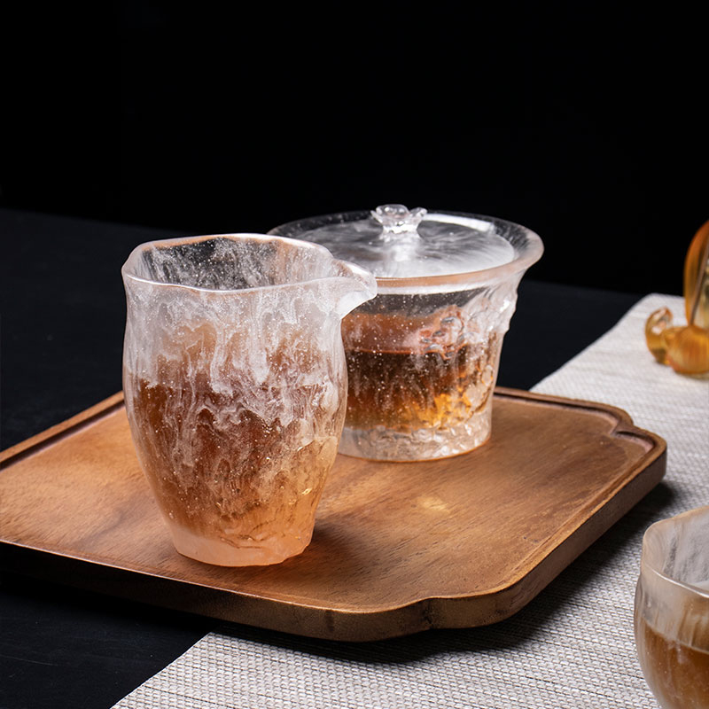 뚜껑이 있는 투명 찻잔 세트