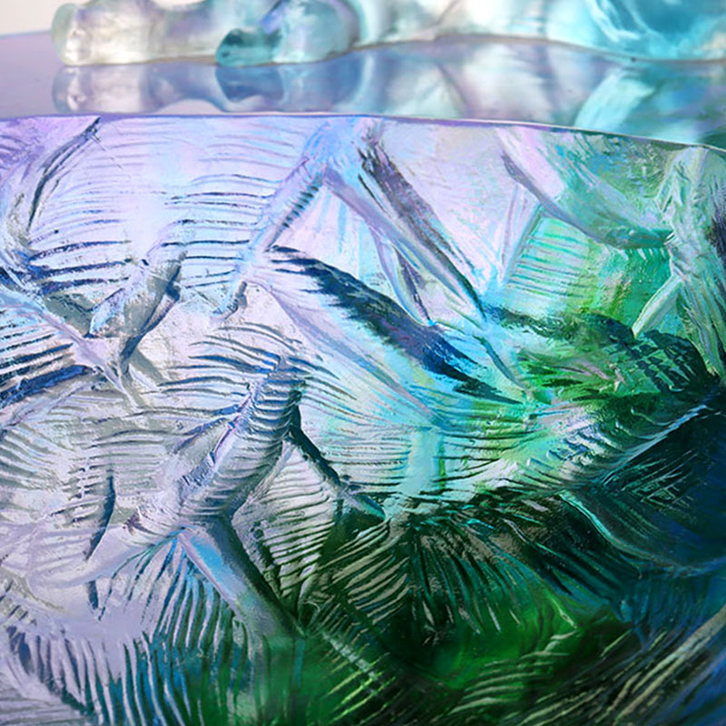 새 장식이 있는 크리스탈 유리 과일 그릇