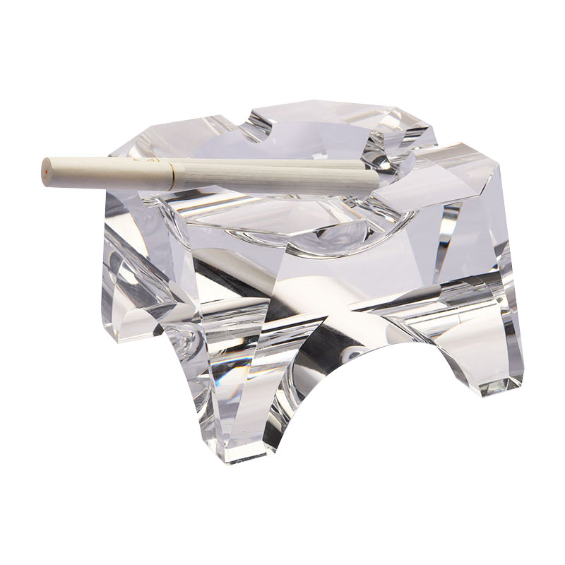 심플한 기하학적 디자인의 투명 유리 크리스탈 재떨이