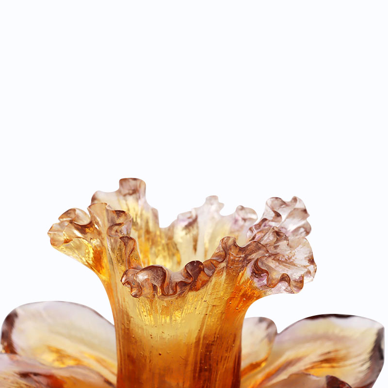 유리 꽃잎 모양의 캔들 홀더