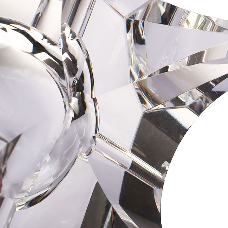 심플한 기하학적 디자인의 투명 유리 크리스탈 재떨이