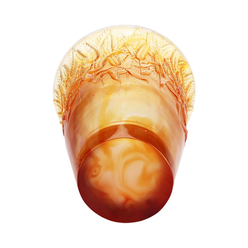 밀 이삭이 양각된 호박색 유리 꽃병