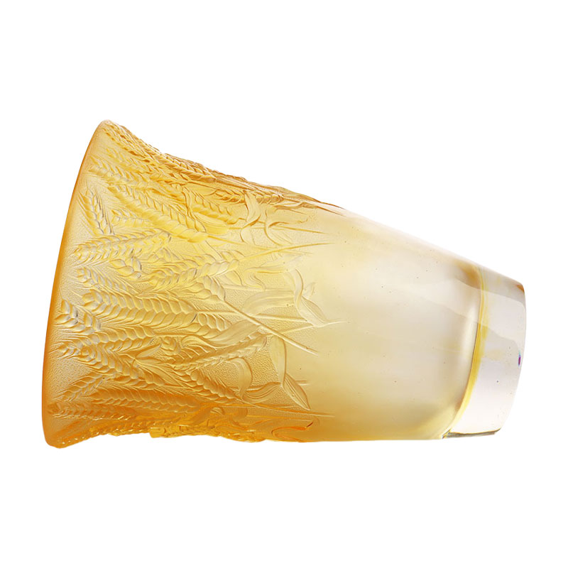 밀 이삭이 양각된 호박색 유리 꽃병