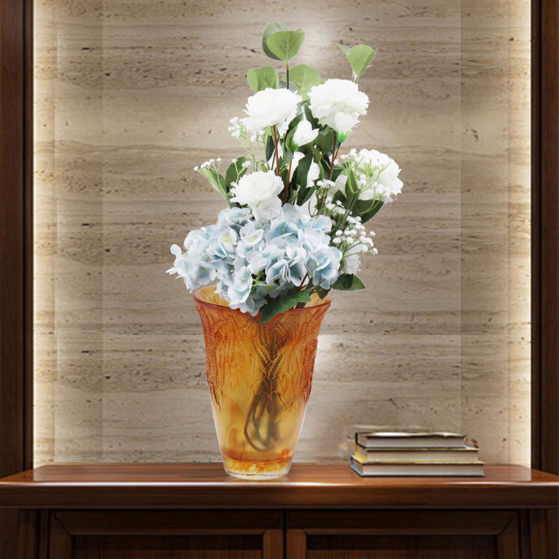 밀 이삭이 양각된 호박색 유리 꽃병