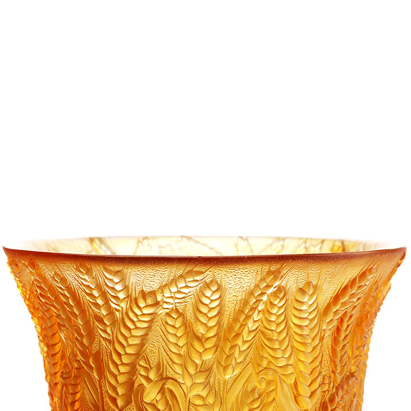 밀 이삭이 양각된 호박색 유리 꽃병