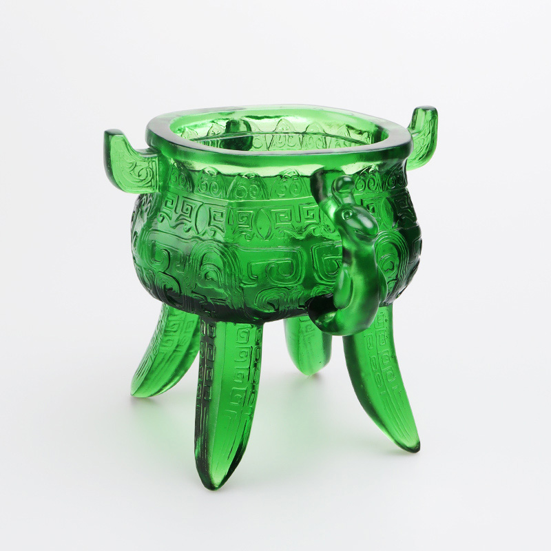 귀 모양 손잡이가 달린 에메랄드 그린 크리스탈 유리 삼각대