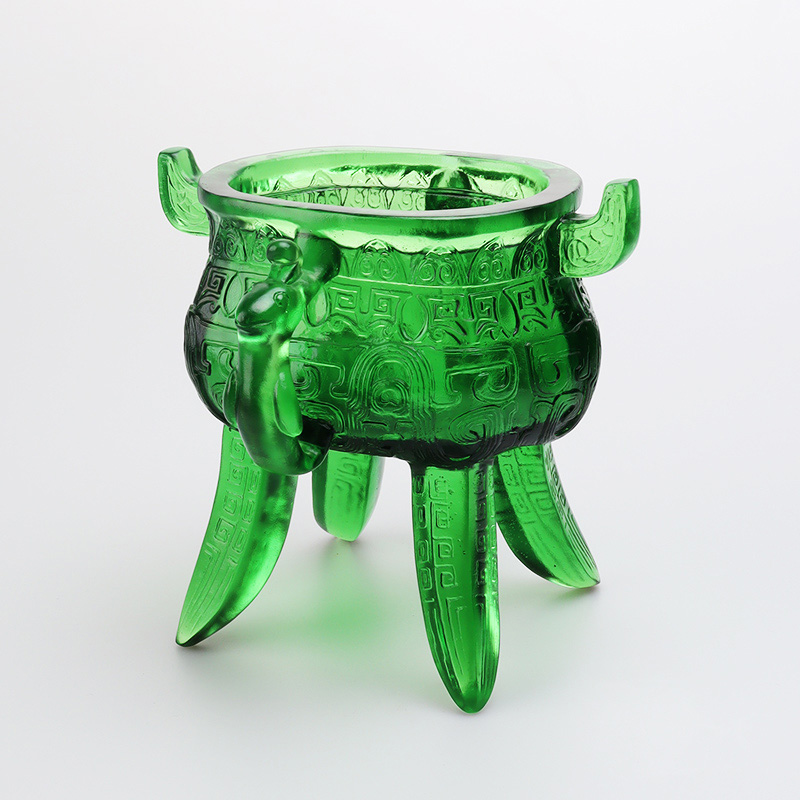 귀 모양 손잡이가 달린 에메랄드 그린 크리스탈 유리 삼각대