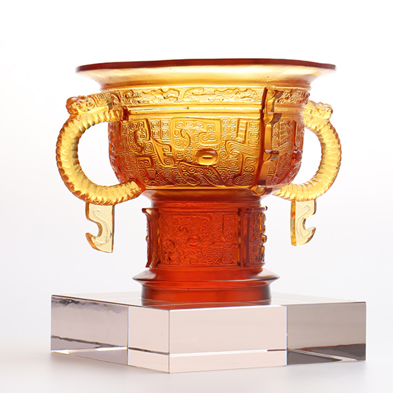 용 귀 손잡이와 가시 패턴이 있는 중국 삼각대